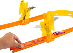 Hot Wheels Track Builder Lightning Boost Pack with 1:64 Car