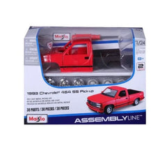 Maisto 1993 Chevrolet 454 SS Pick-Up Truck Model Kit 1:24 Scale – Red