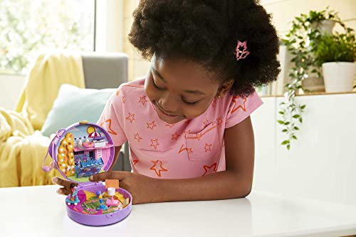 Polly Pocket Compact Playset, Soccer Squad with 2 Micro Dolls & Accessories, Travel Toys with Surprise Reveals