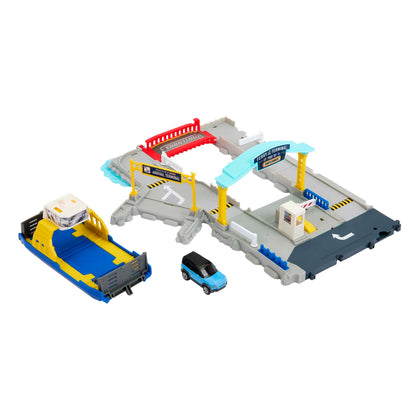 Matchbox HMH29 Ferry Port Set with Detachable Wheeled Ferry, Elements to Activate Manually or with The Help of The Land Rover Car, Children's Toy, from 3 Years Old,