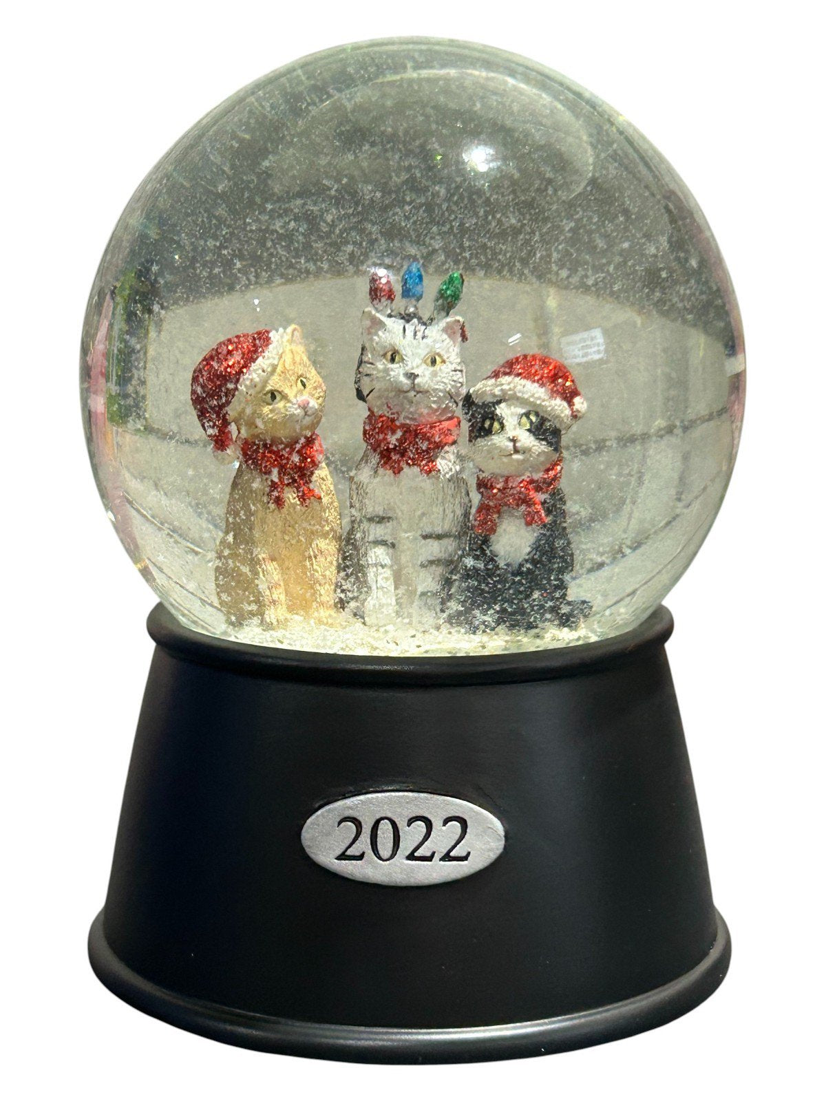 Cats Musical Snow Globe – Holiday Kitten Christmas Decor