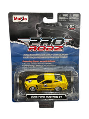 Maisto Pro RodZ 2006 Ford Mustang GT Die-Cast Car 1:64 Scale