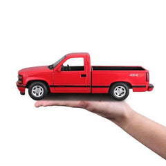 Maisto 1993 Chevrolet 454 SS Pick-Up Truck Model Kit 1:24 Scale – Red