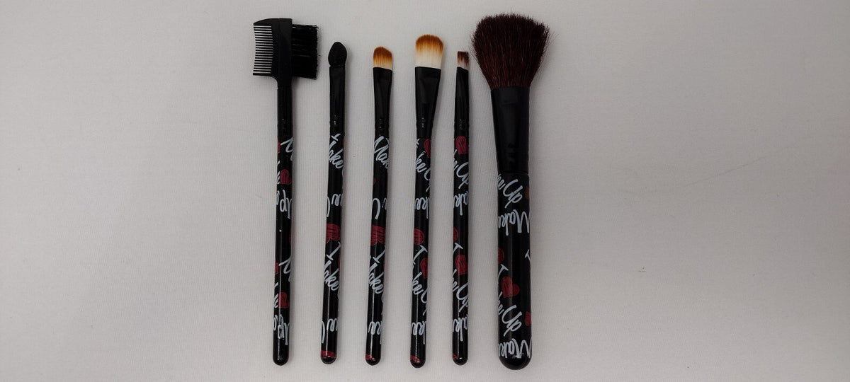 The Beauty Group I Love Makeup 6-Piece Blush Fashion Brush Set