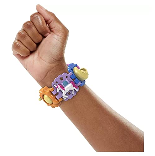 Polly Pocket Bracelet Treasures Wearables with Snap-Together Sections and Micro Doll, Gift for Kids Ages 4+