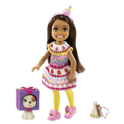 Barbie Club Chelsea Dress-Up Doll (6-inch Blonde) in Burger