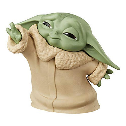 STAR WARS The Bounty Collection The Child Collectible Toy 2.2-Inch The Mandalorian “Baby Yoda” Force Moment Pose Figure, Kids Ages 4 and Up