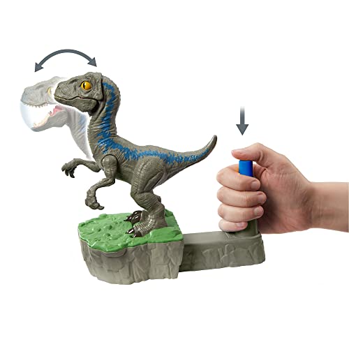 Mattel Games Rock 'Em Sock 'Em Raptors Jurassic World Domination Kids Game Fighting Raptors with Blue Vs Atrociraptor