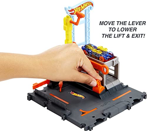 Hot Wheels City Toy Car Track Set Downtown Repair Station Playset with 1:64 Scale Vehicle, Working Lift & Launcher