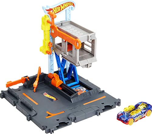 Hot Wheels City Toy Car Track Set Downtown Repair Station Playset with 1:64 Scale Vehicle, Working Lift & Launcher