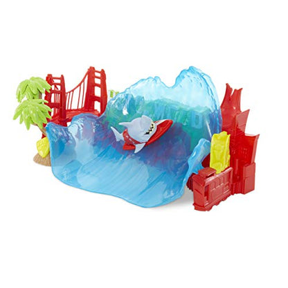 MGA Entertainment Shreddin' Sharks Tsunami Showdown Playset for Collectible Stunt Figures