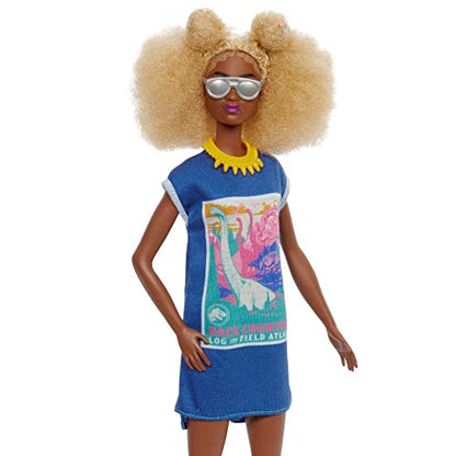 Barbie Fashions Complete Looks 3 of Doll Clothes Inspired by Popular Brand Roxy, Complete Look with Outfit & Accessories Dolls, Gift for Kids 3 to 8 Years Old