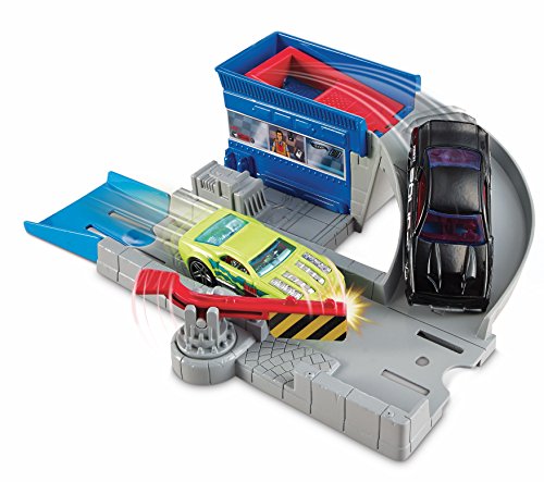 Mattel Hot Wheels Tollbooth Takedown Track Set